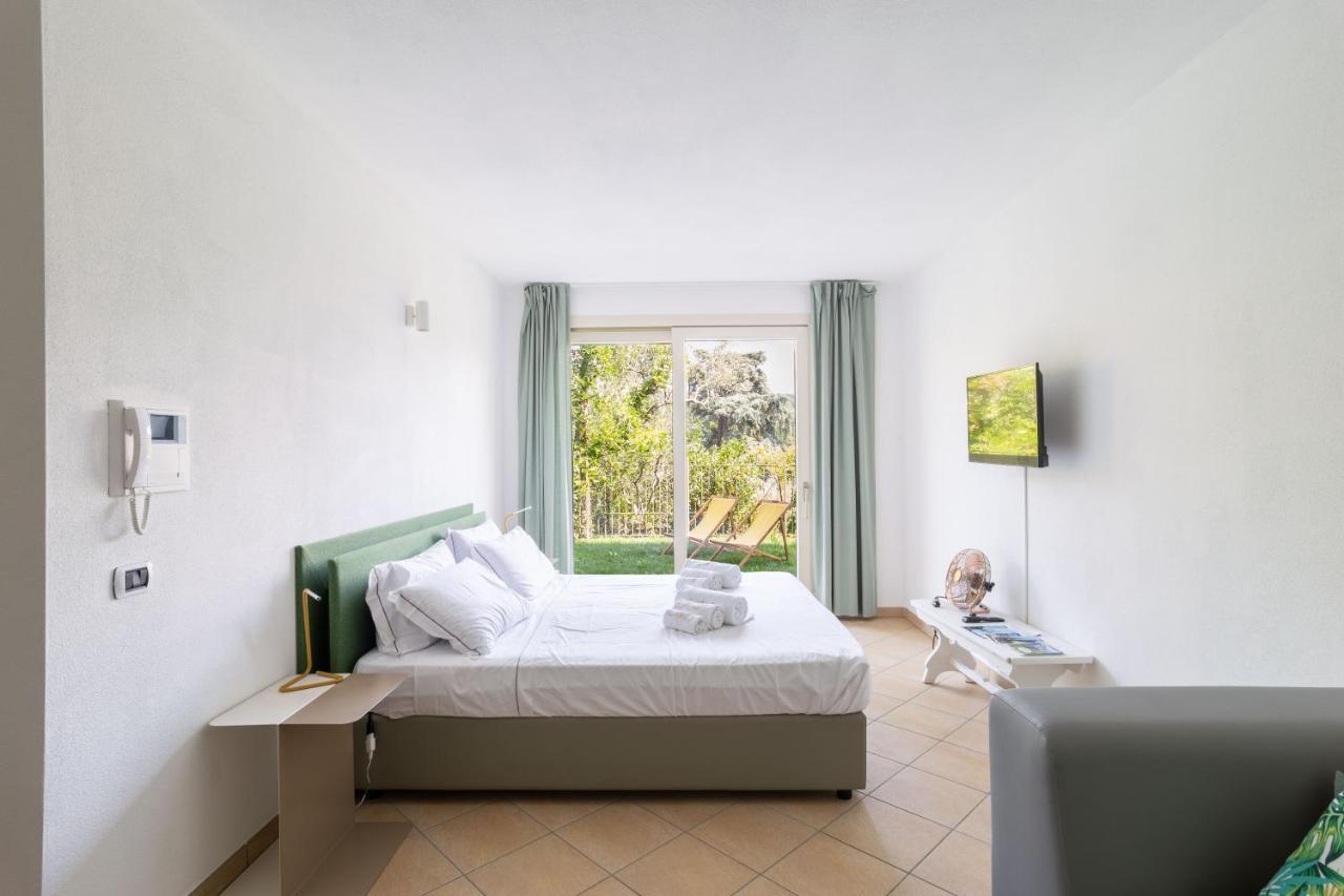 Como Lake Nest - Studio With Garden Tremezzo Exterior photo